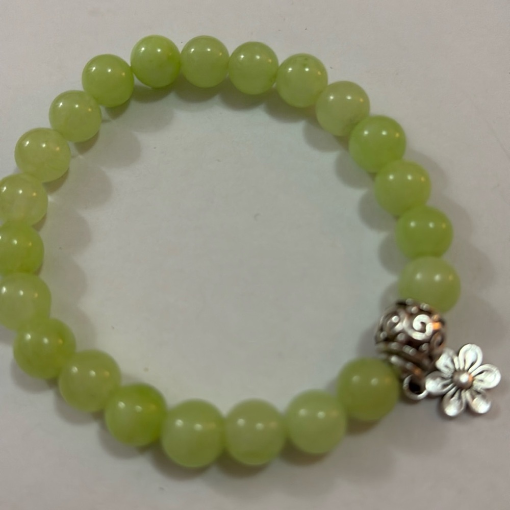 057B Green Grapes Jade Bracelet 8mm